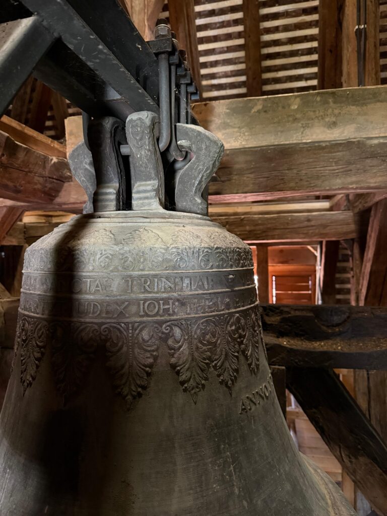 Clopot în Biserica Fortificată din Saschiz