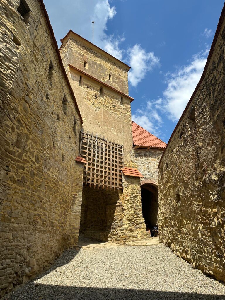 Intrarea în Cetatea Țărănească Saschiz