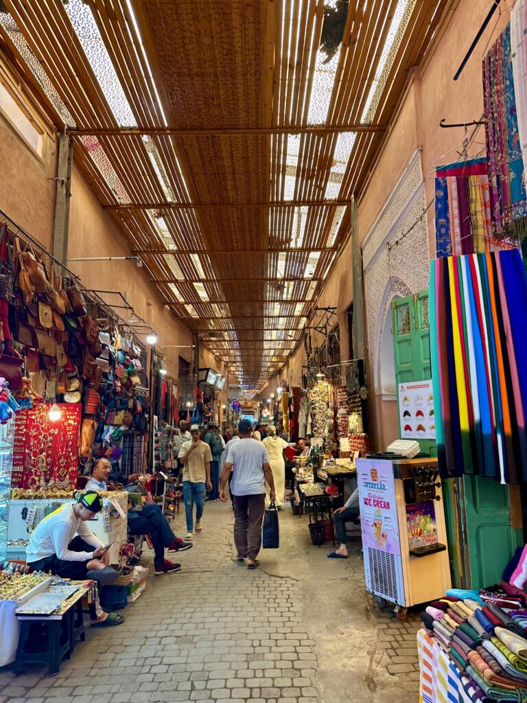 Bazarul din Medina Marrakech - loc perfect pentru cumpărat suveniruri