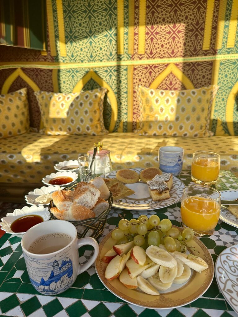 Mic dejun tradițional în Maroc