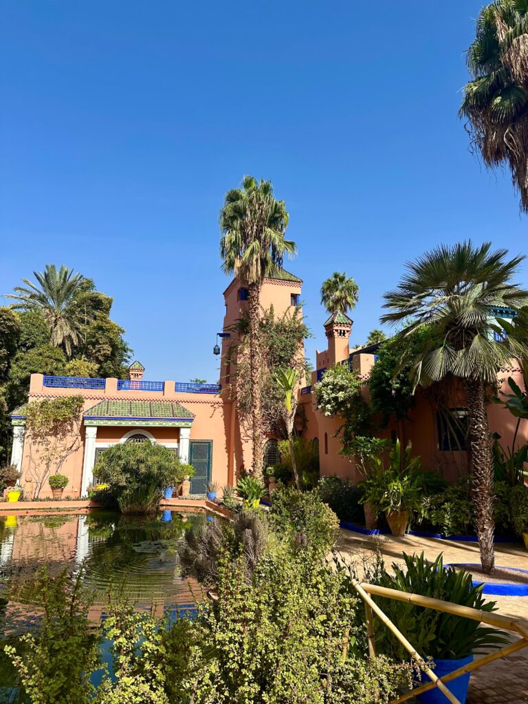 Casa lui Yves Saint Laurent în Jardins Majorelle, atracție turistică de top în Marrakech