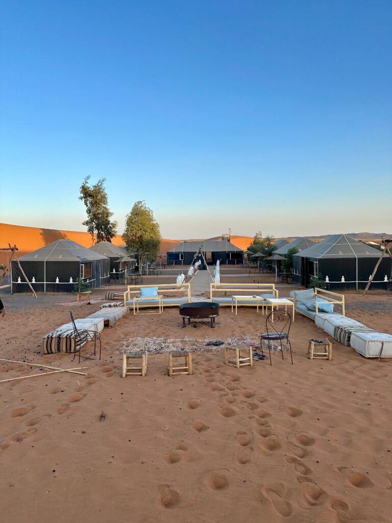 Cort pentru turiști în Deșertul Sahara, Maroc