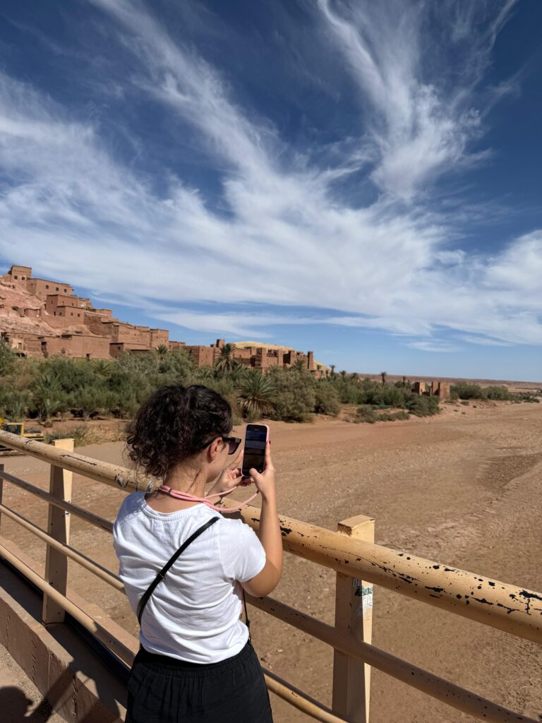 Podul spre Ait Ben Haddou, satul UNESCO din Maroc unde s-a filmat Game of Thrones
