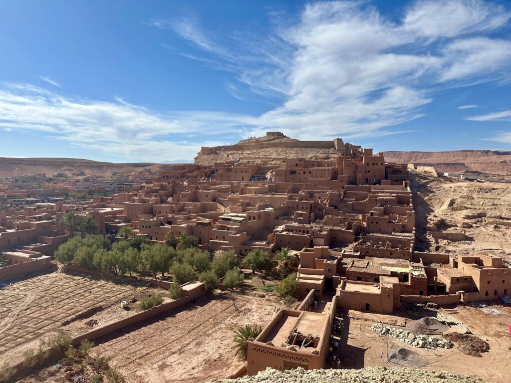 Panoramă asupra satului UNESCO Ait Ben Haddou, Maroc, unde s-au filmat filme de la Hollywood