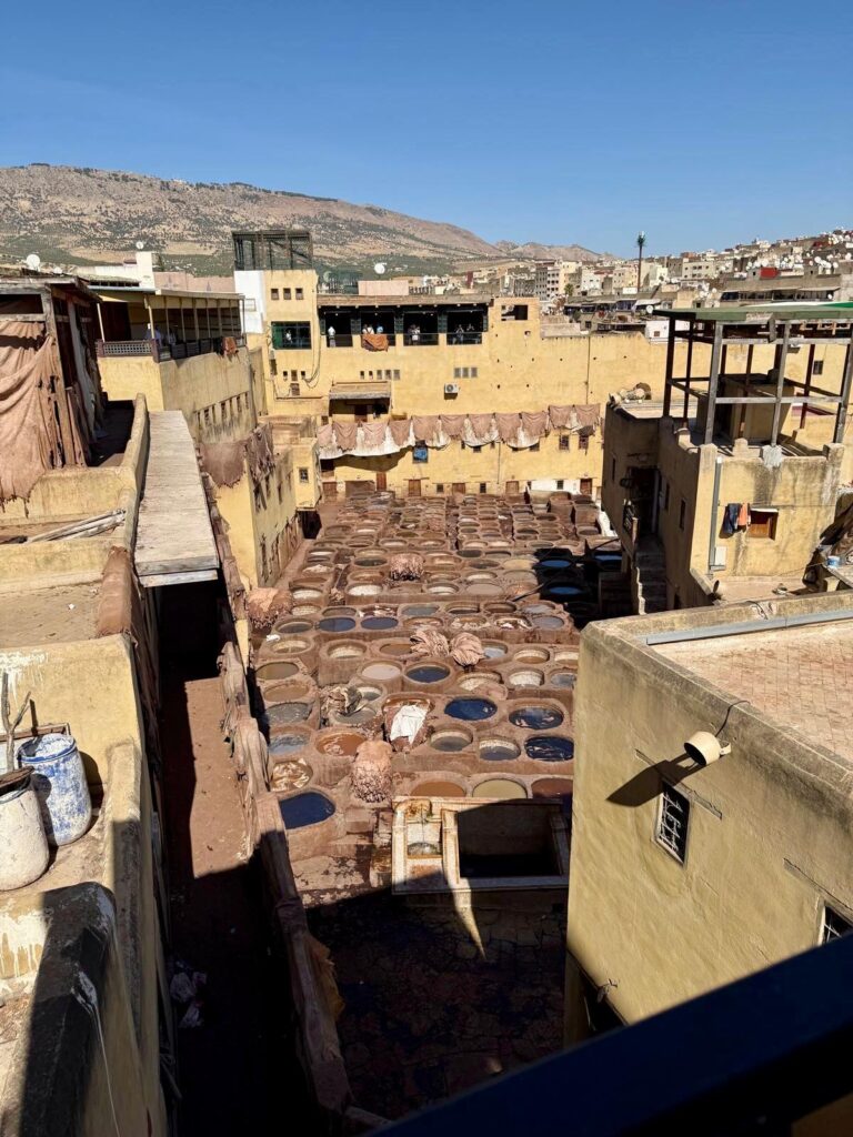 Chouara Tannery – vopsitoriile tradiționale de piele din Fes, Maroc