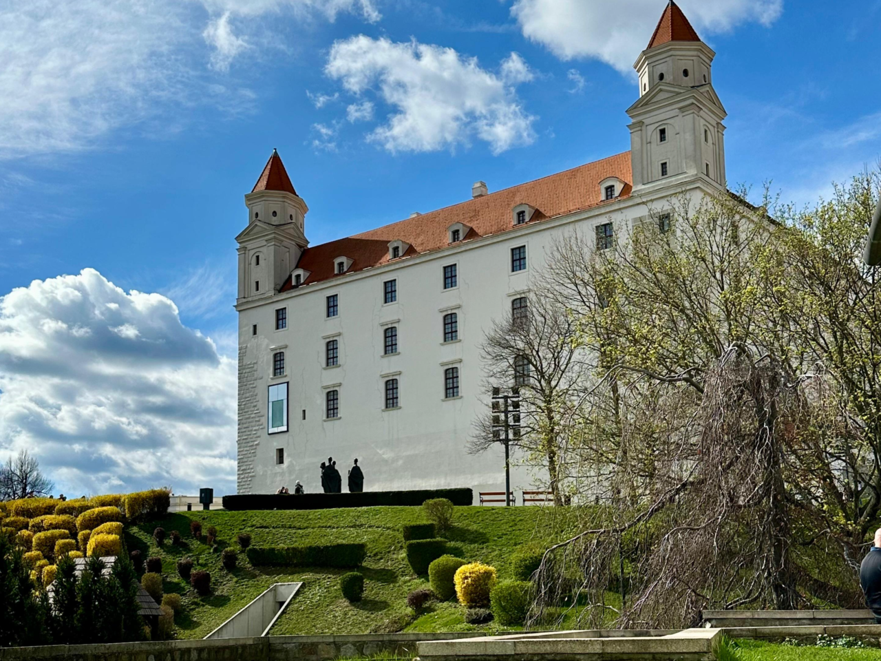 Castelul Bratislava este unul dintre obiectivele emblematice ale orașului