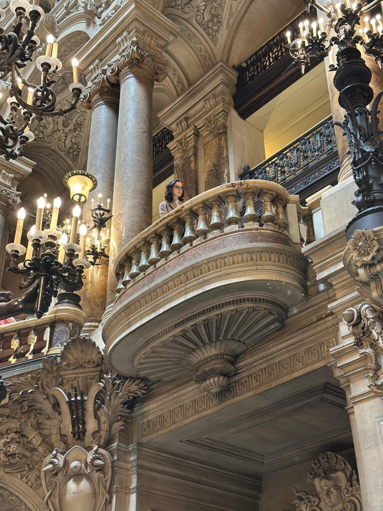 Balcon elegant din Opera Garnier